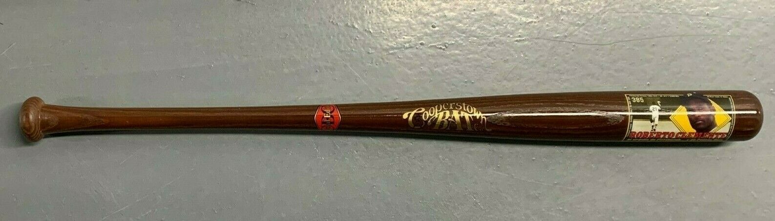 1994 Cooperstown Roberto Clemente Special Edition Bat